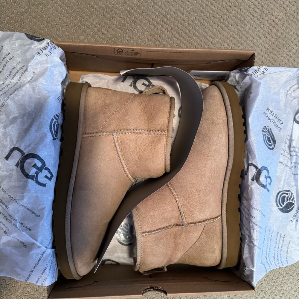 UGG Women's Classic Mini II